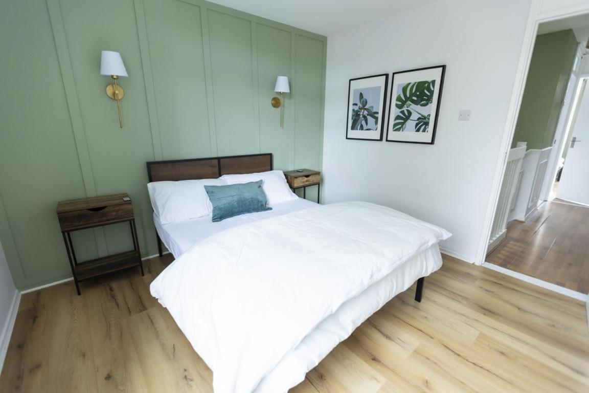 Grace House - 15 Minutes To Central Holiday home *
