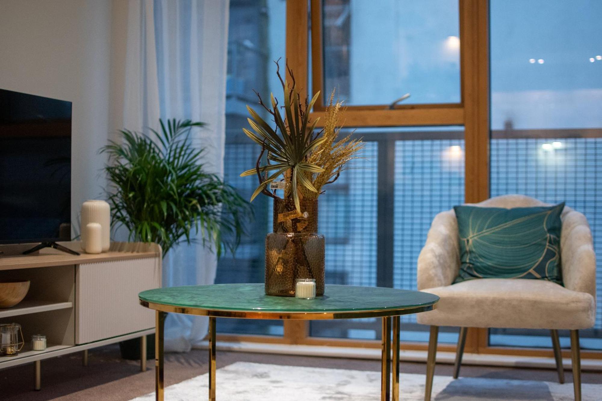Cosy 2 Bed Hackney Sleeps 8 London