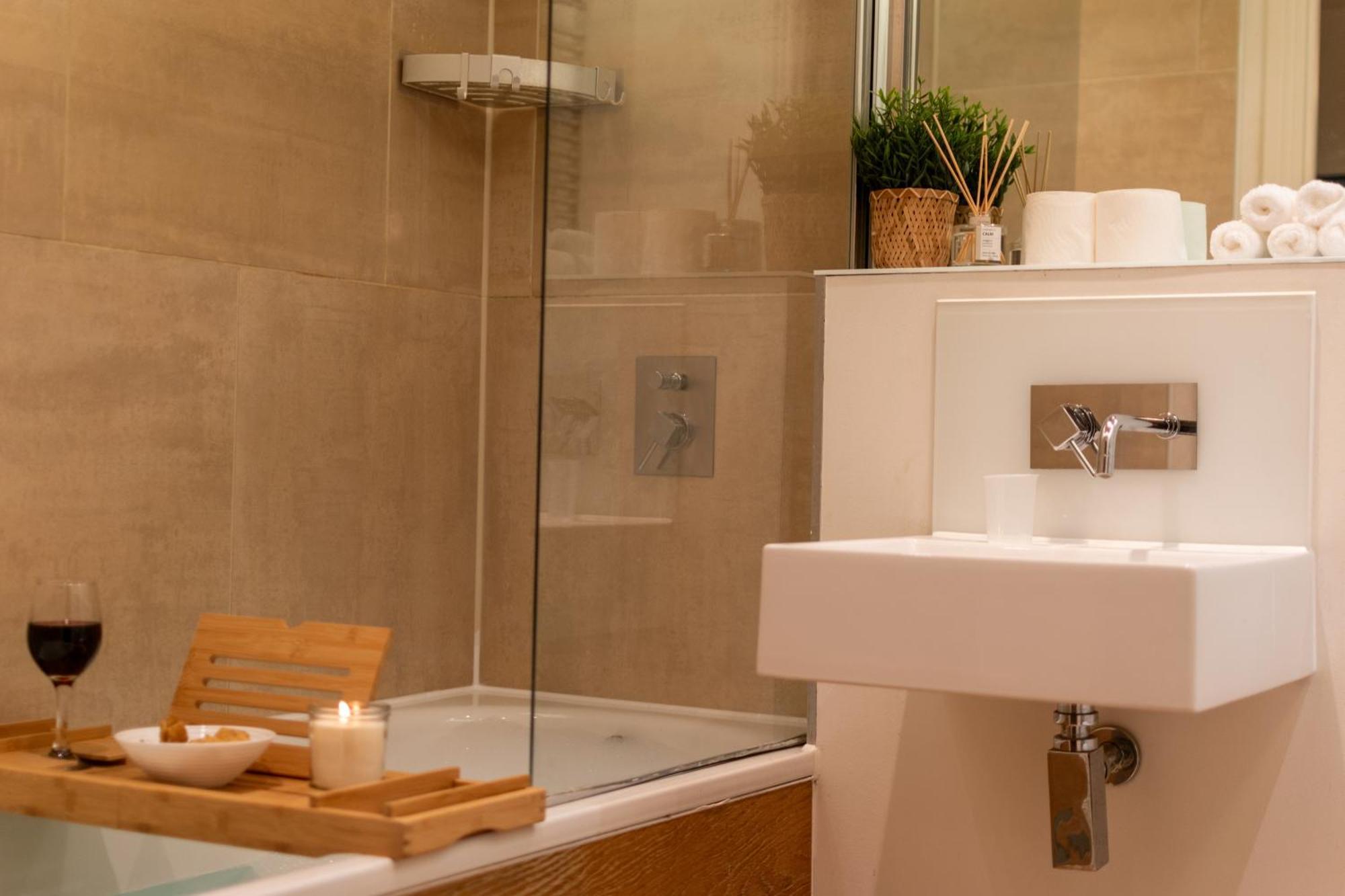 Cosy 2 Bed Hackney Sleeps 8