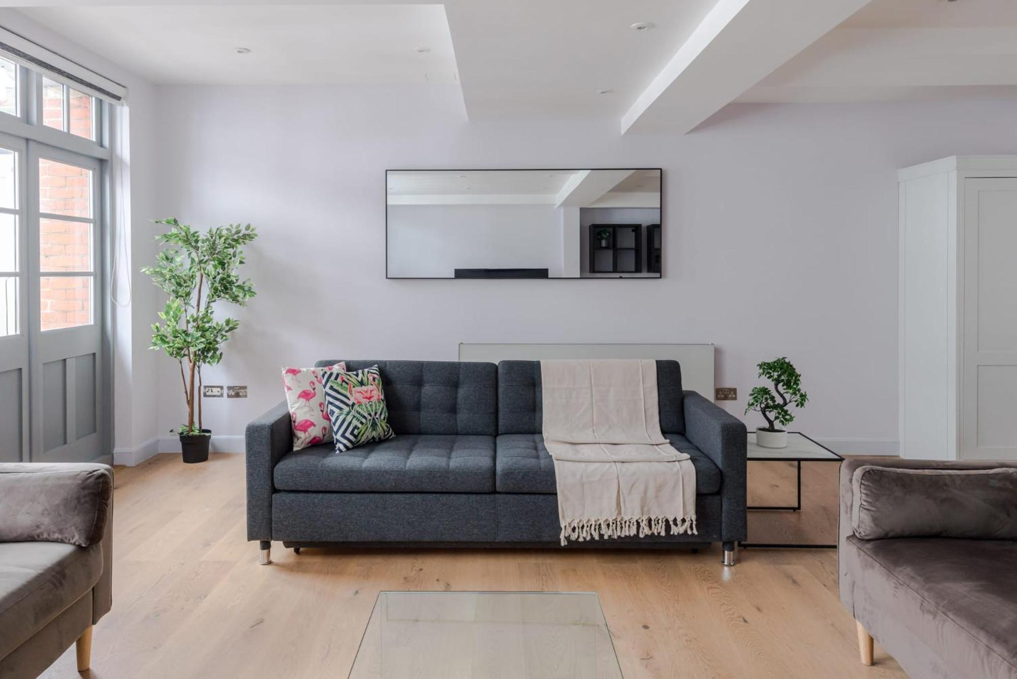 Apartment Law & Order - Farringdon - By Frankie Says London