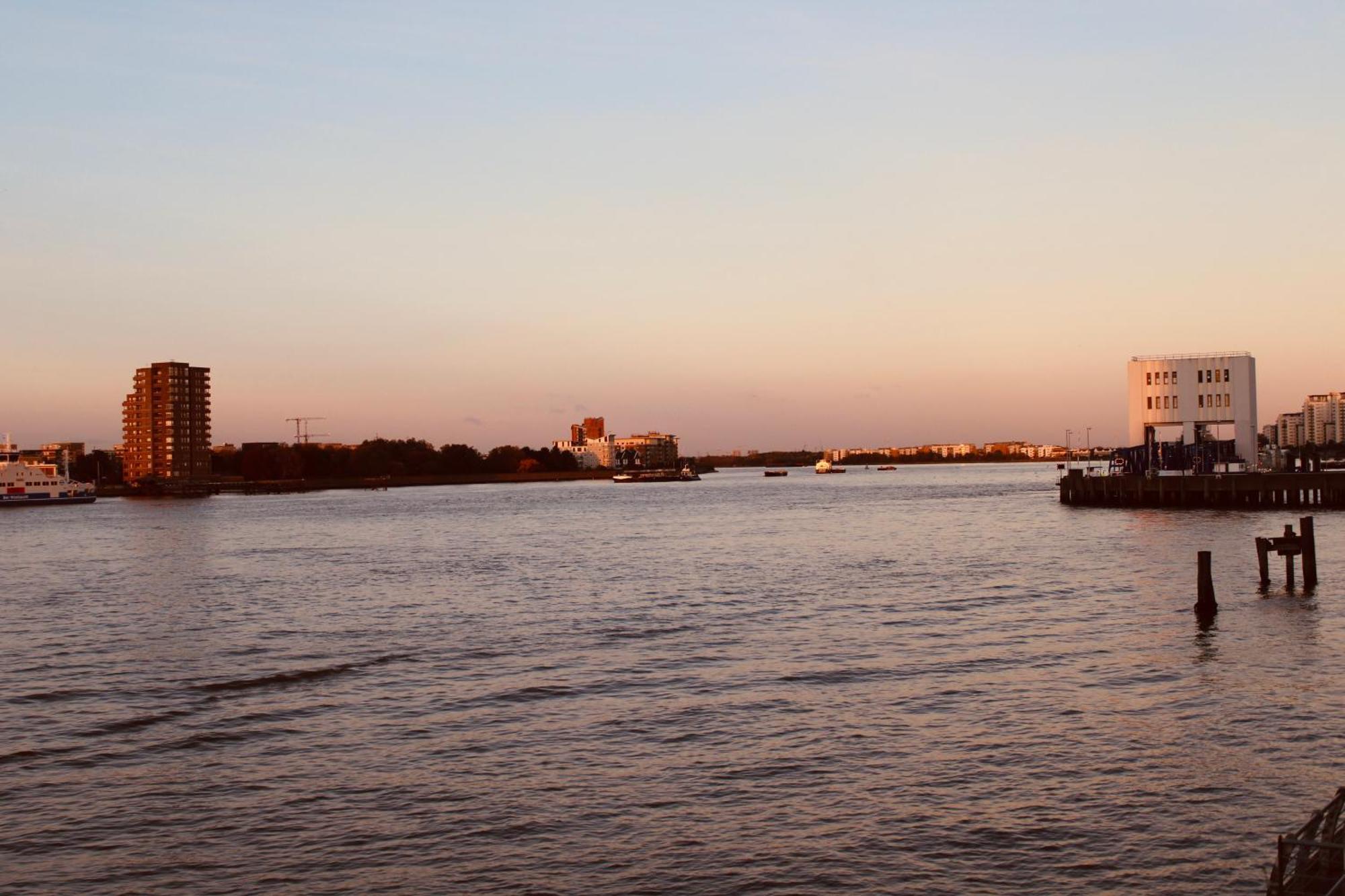 Apartamento Amazing River View 2 Bedroom Apartment, Sleeps 6 , Balcony And Parking Londres
