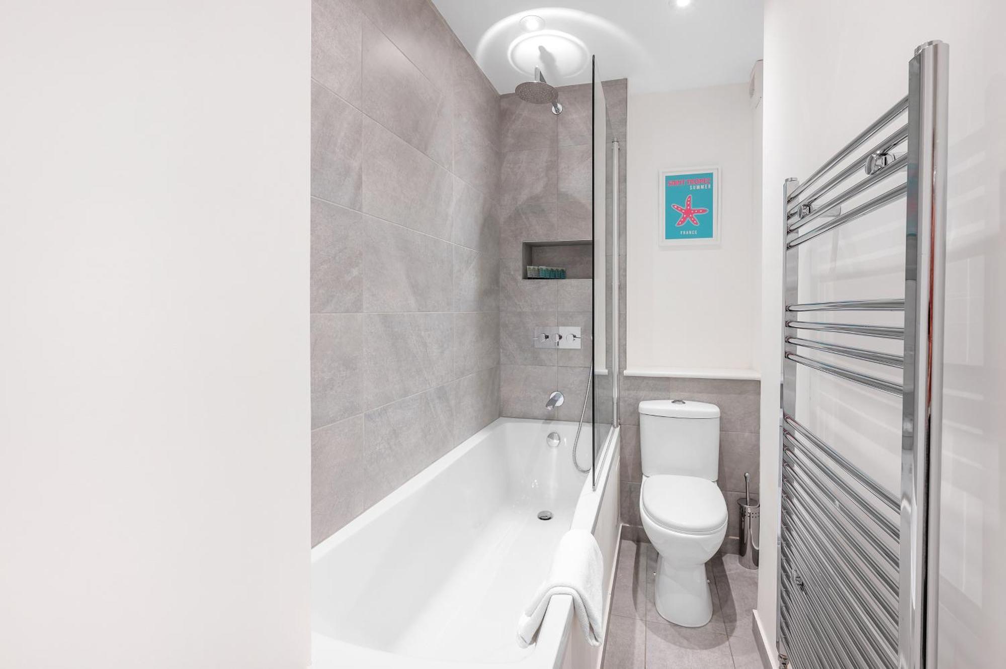 1 Bed Flat In South Kensington Apartment *