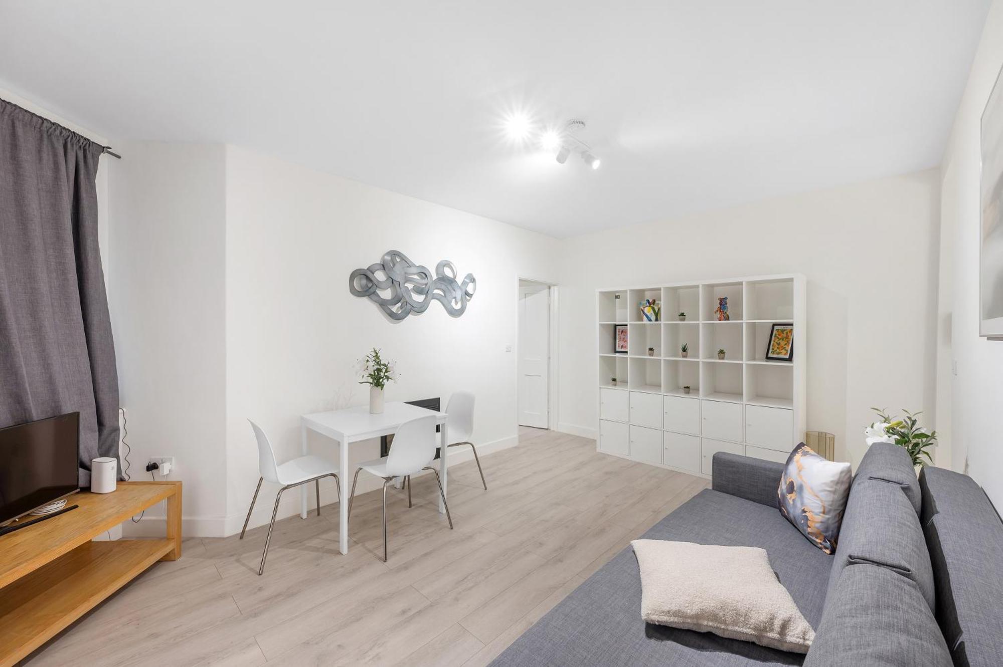 1 Bed Flat In South Kensington Apartment