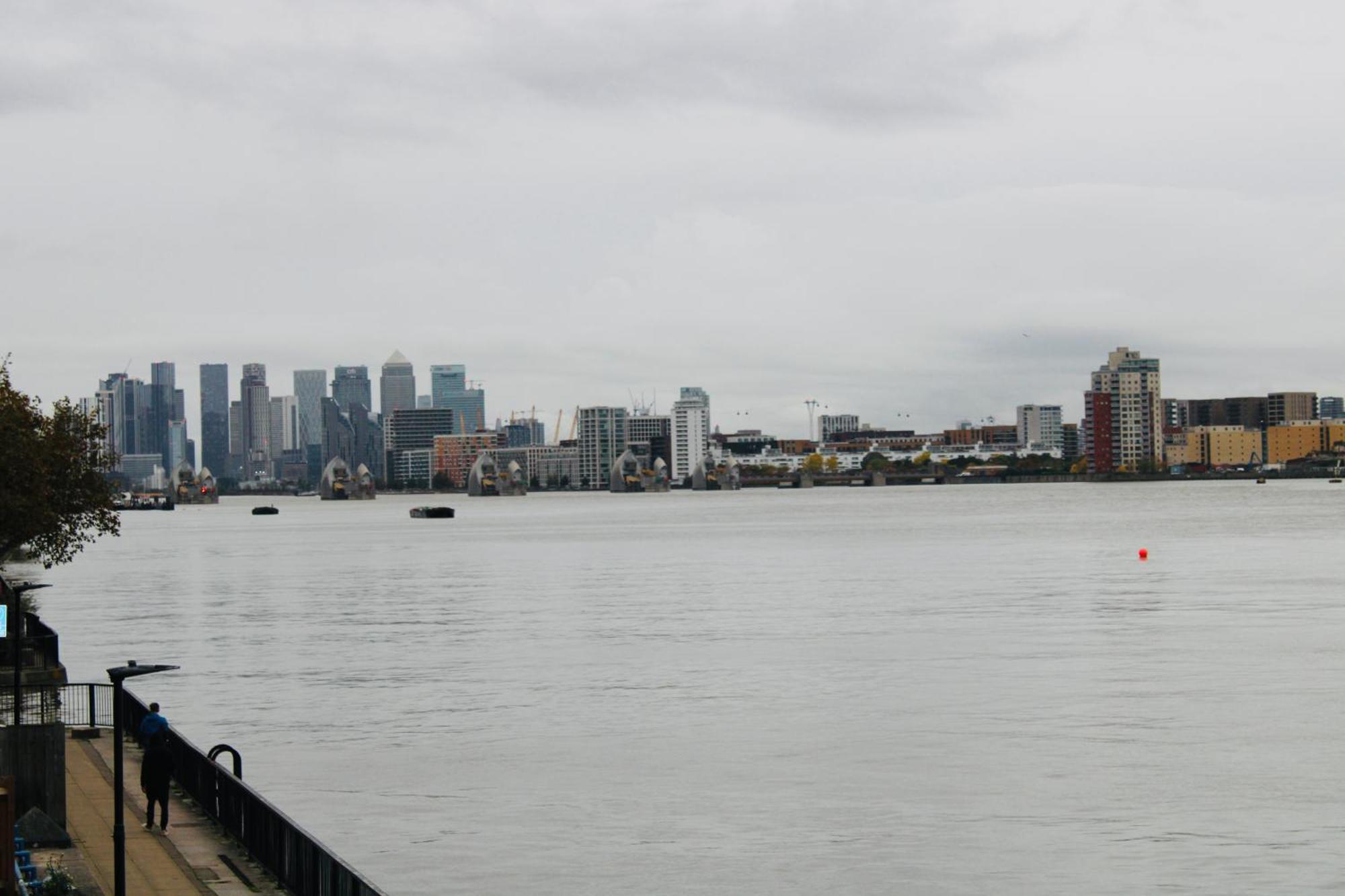 Amazing River View 2 Bedroom Apartment, Sleeps 6 , Balcony And Parking