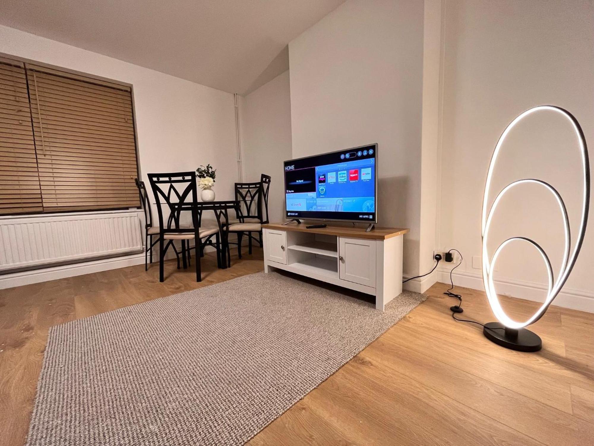 Appartement Flat - Good Access To And More!