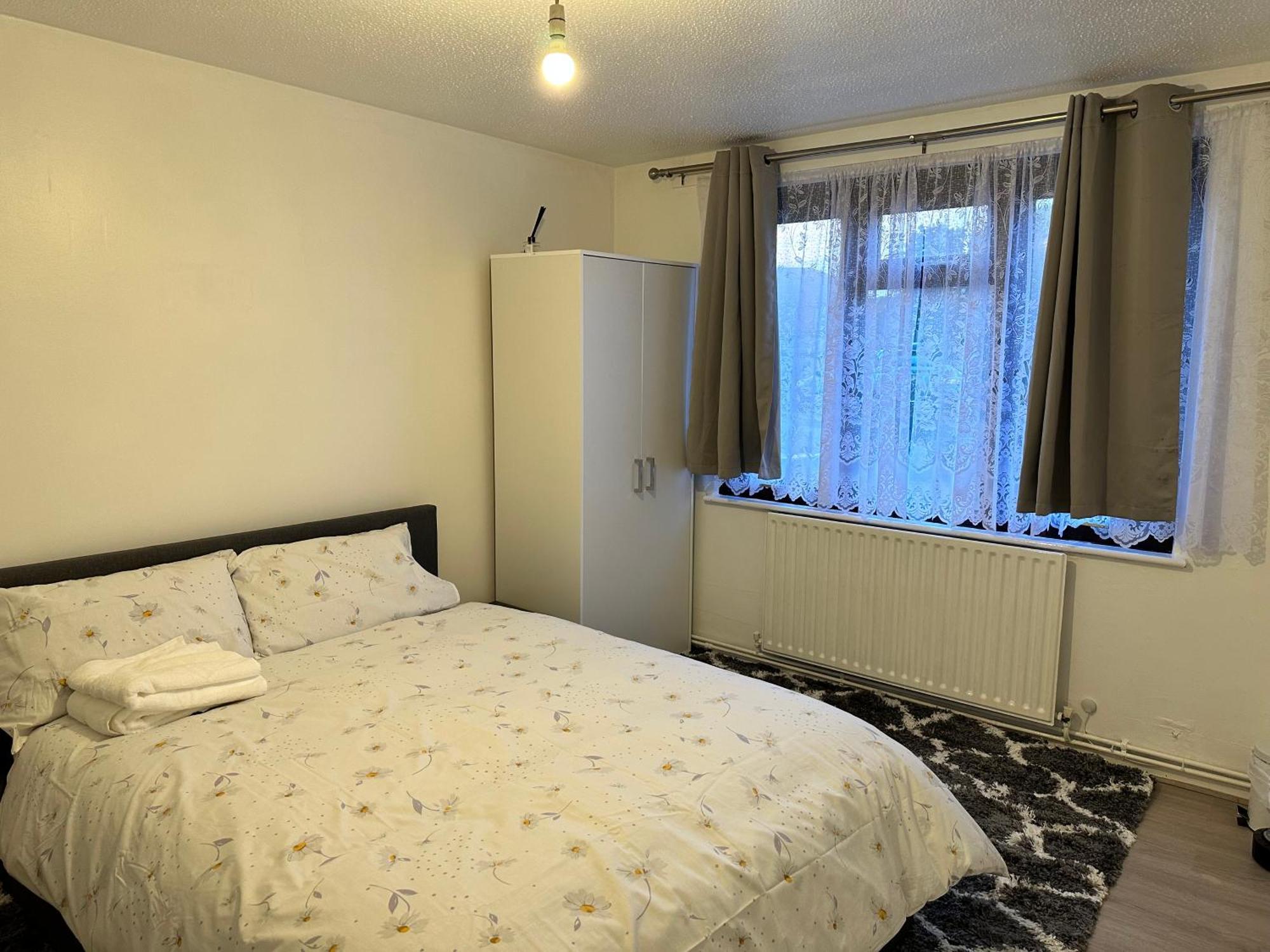 Family Homes - Celandine Guest house London