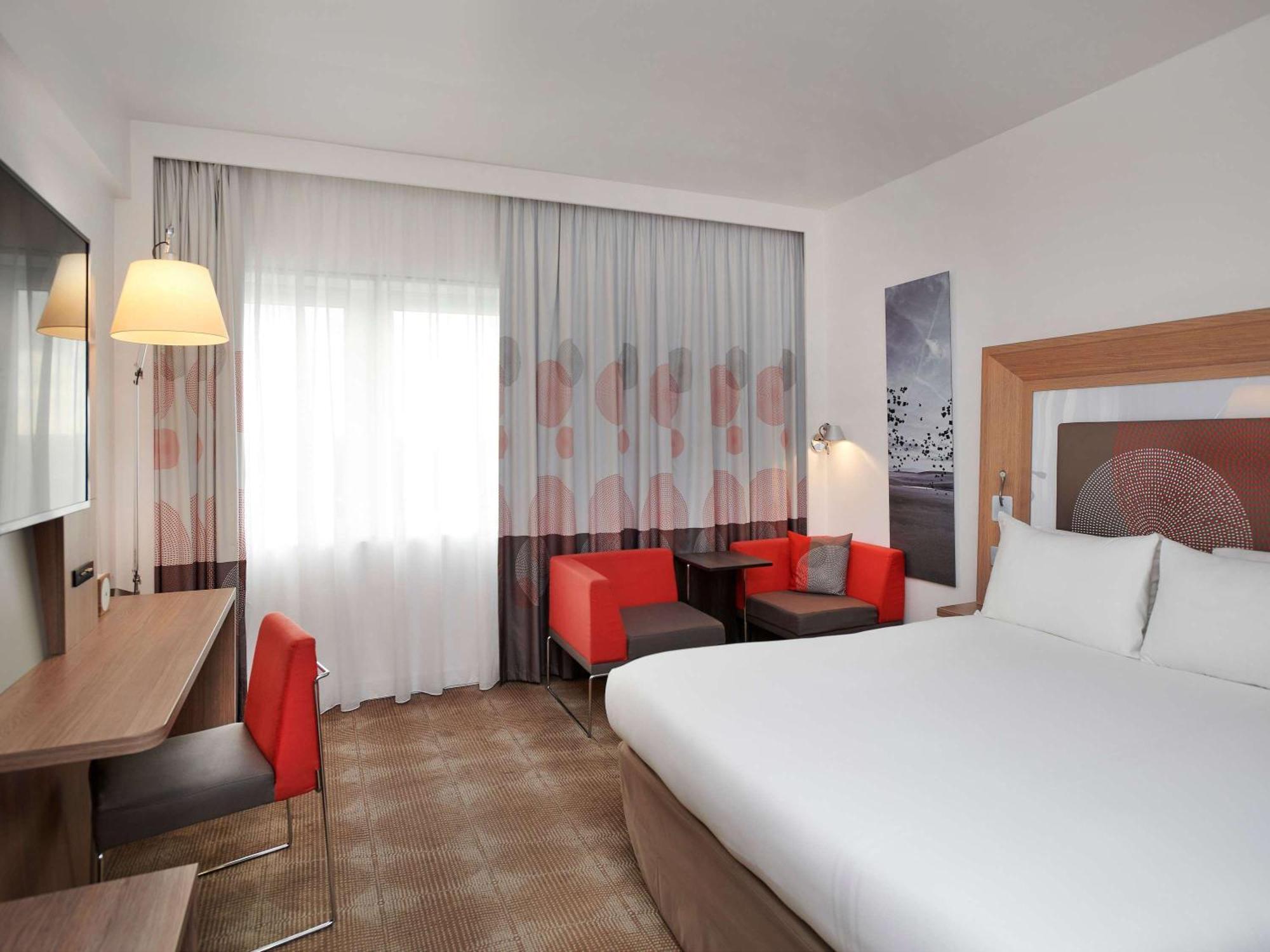 Novotel West Hotel 4*