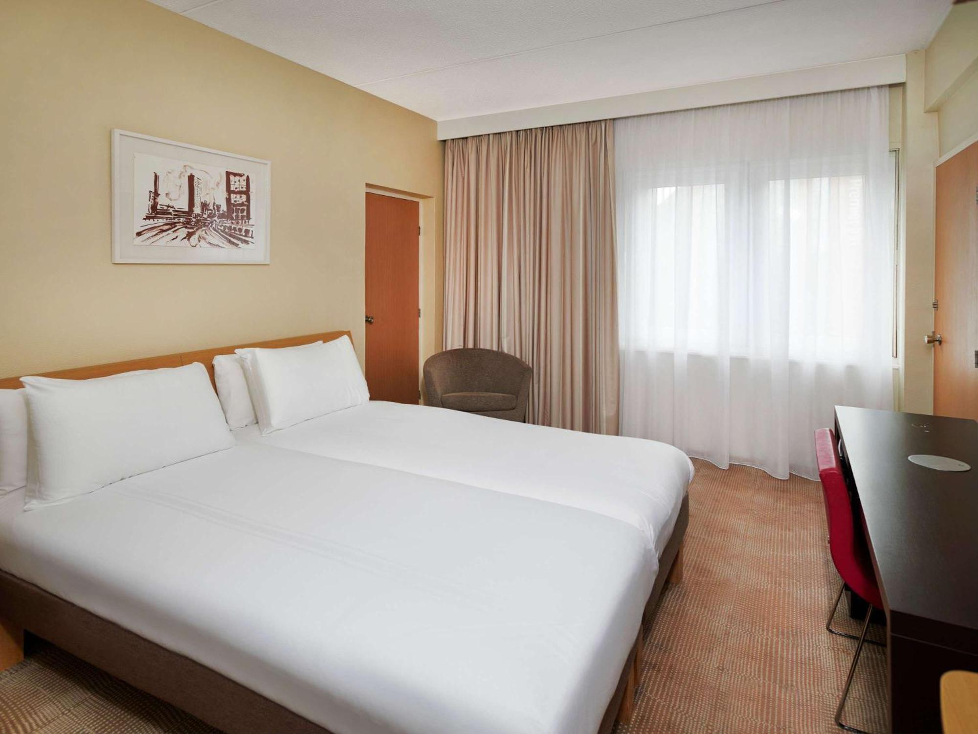 Novotel West Hotel London
