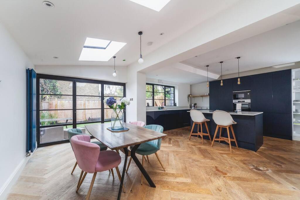 Apartment Bright & Airy Lux 3bed In Fulham With Patio