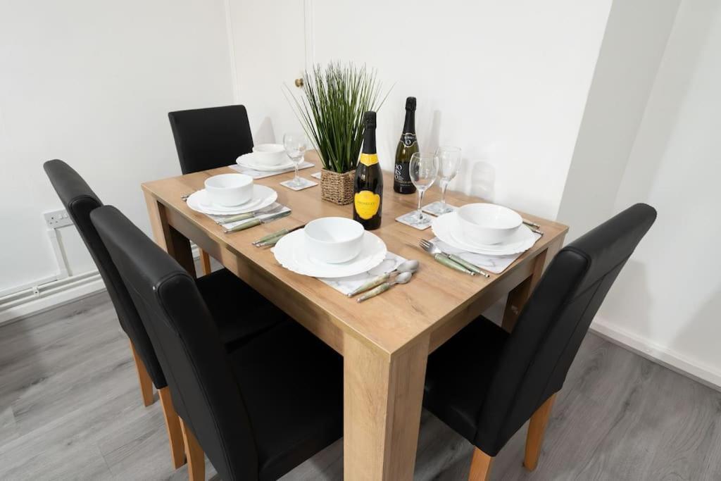 Appartement Idyllic Stylish Apartment With Fast Speed Broadband & Free Parking