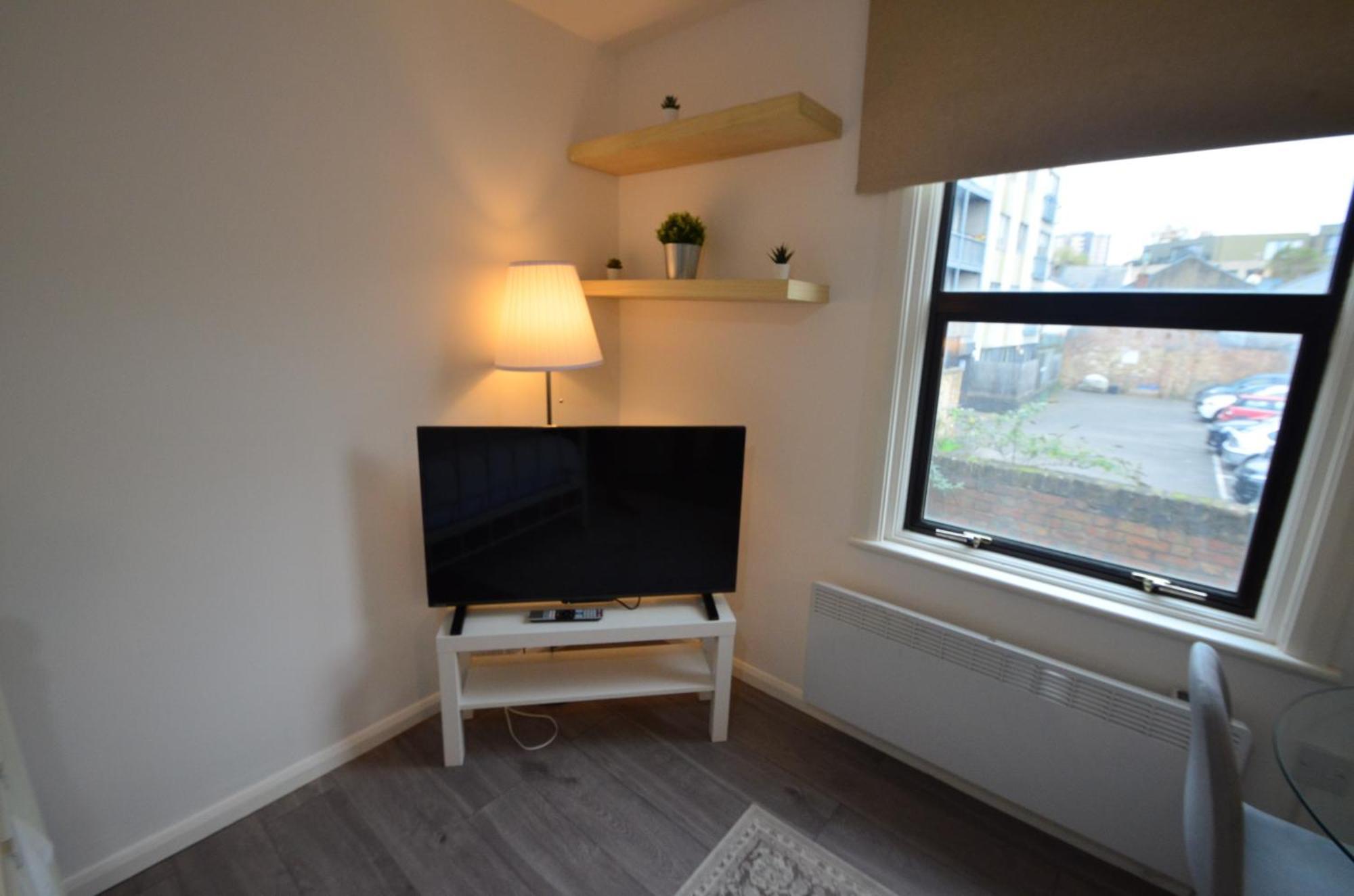 Hackney E5 - Perfect For Couples Getaway London
