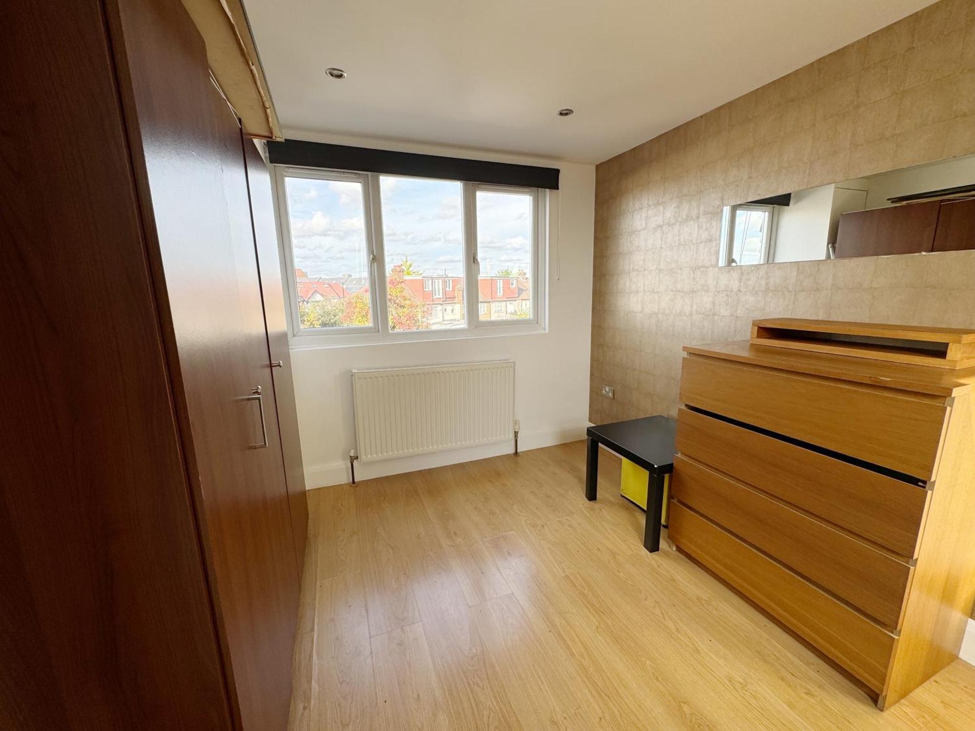 Budget Double In Acton, Near & Heathrow Londen