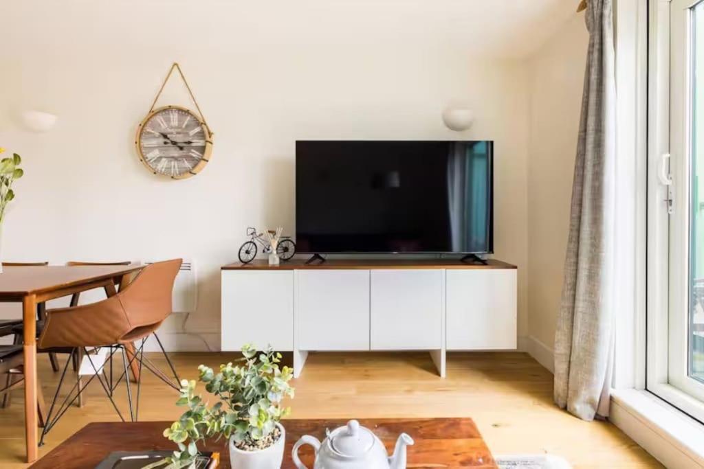 Stunning 2 Bed Ensuite Londen