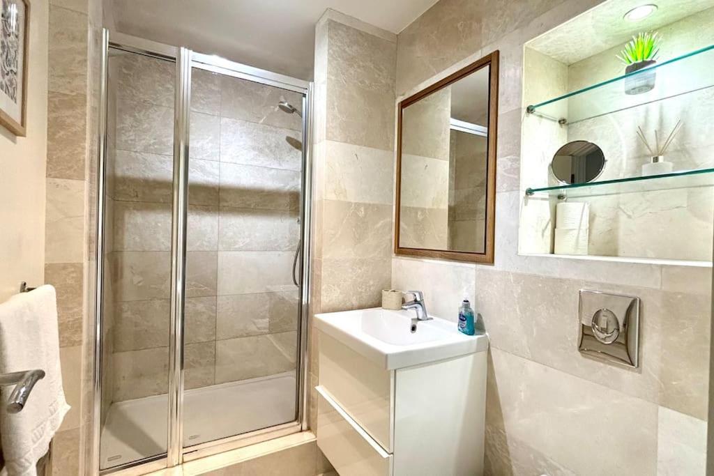 Appartement Stunning 2 Bed Ensuite