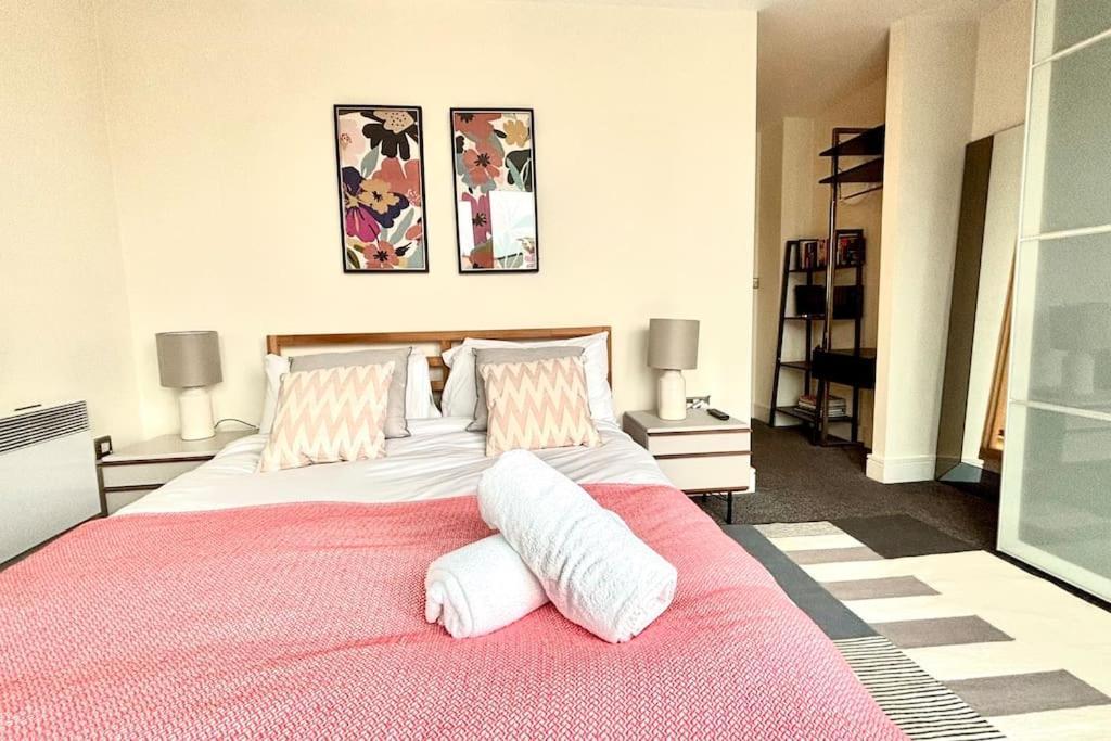 Stunning 2 Bed Ensuite Appartement *