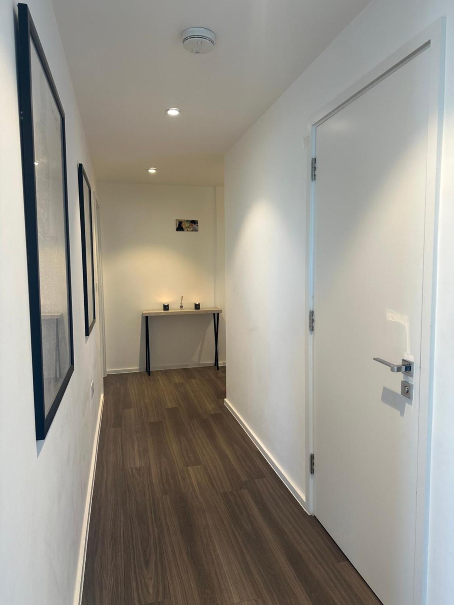 Chic 2-bedroom With Stunning Views In * Londen