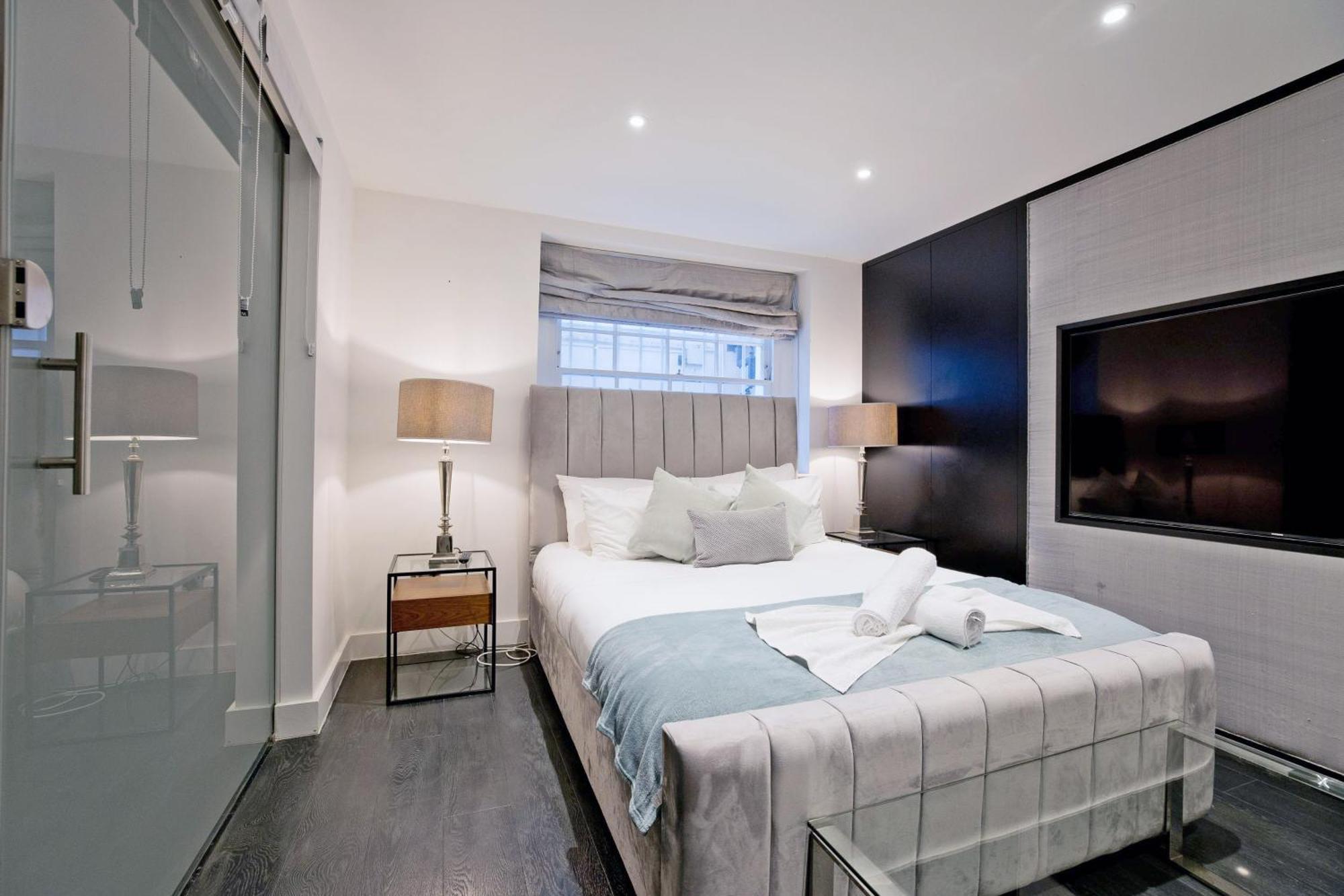 Apartment Imperial Victoria Square London