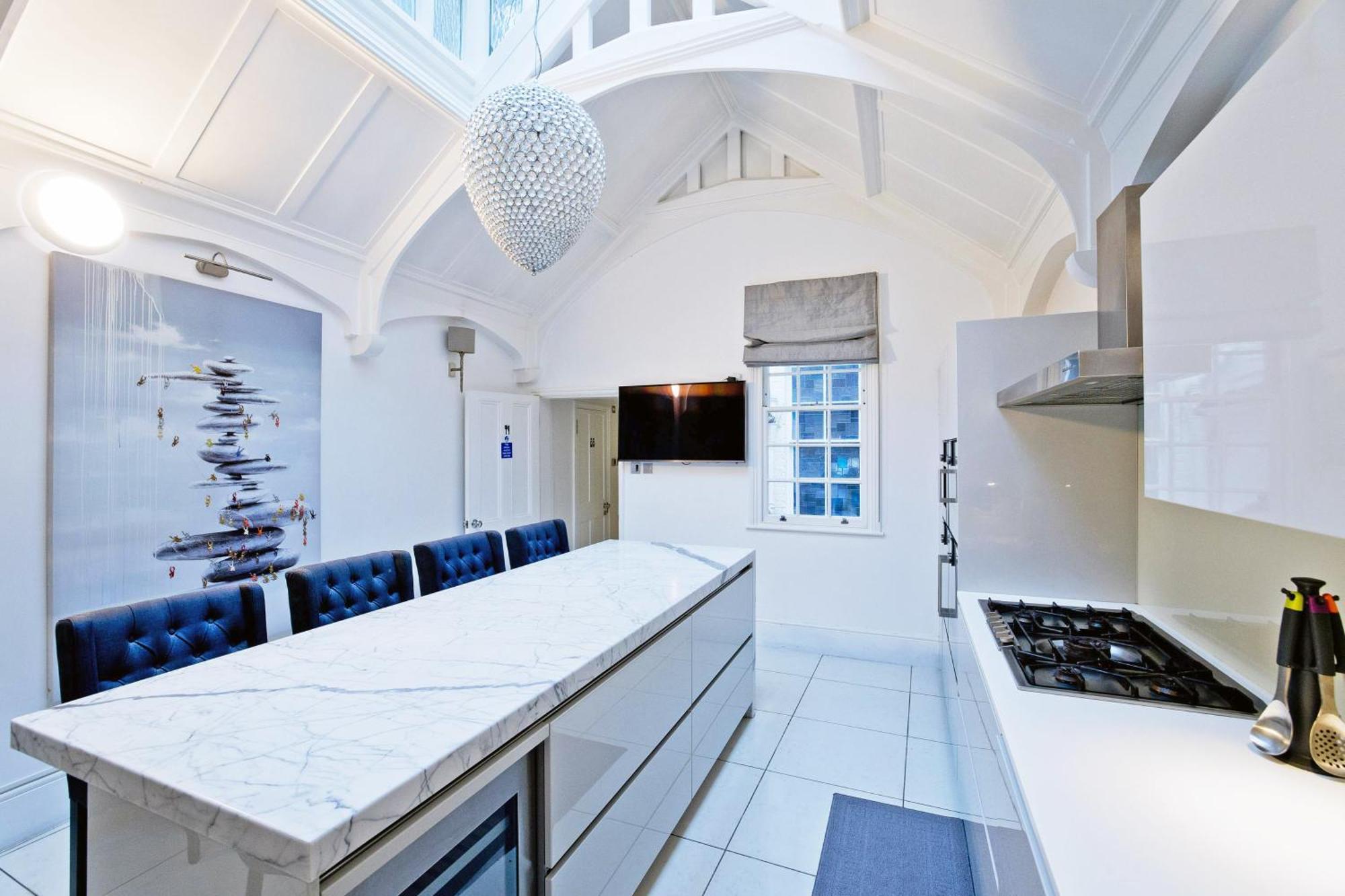 Apartment Imperial Victoria Square