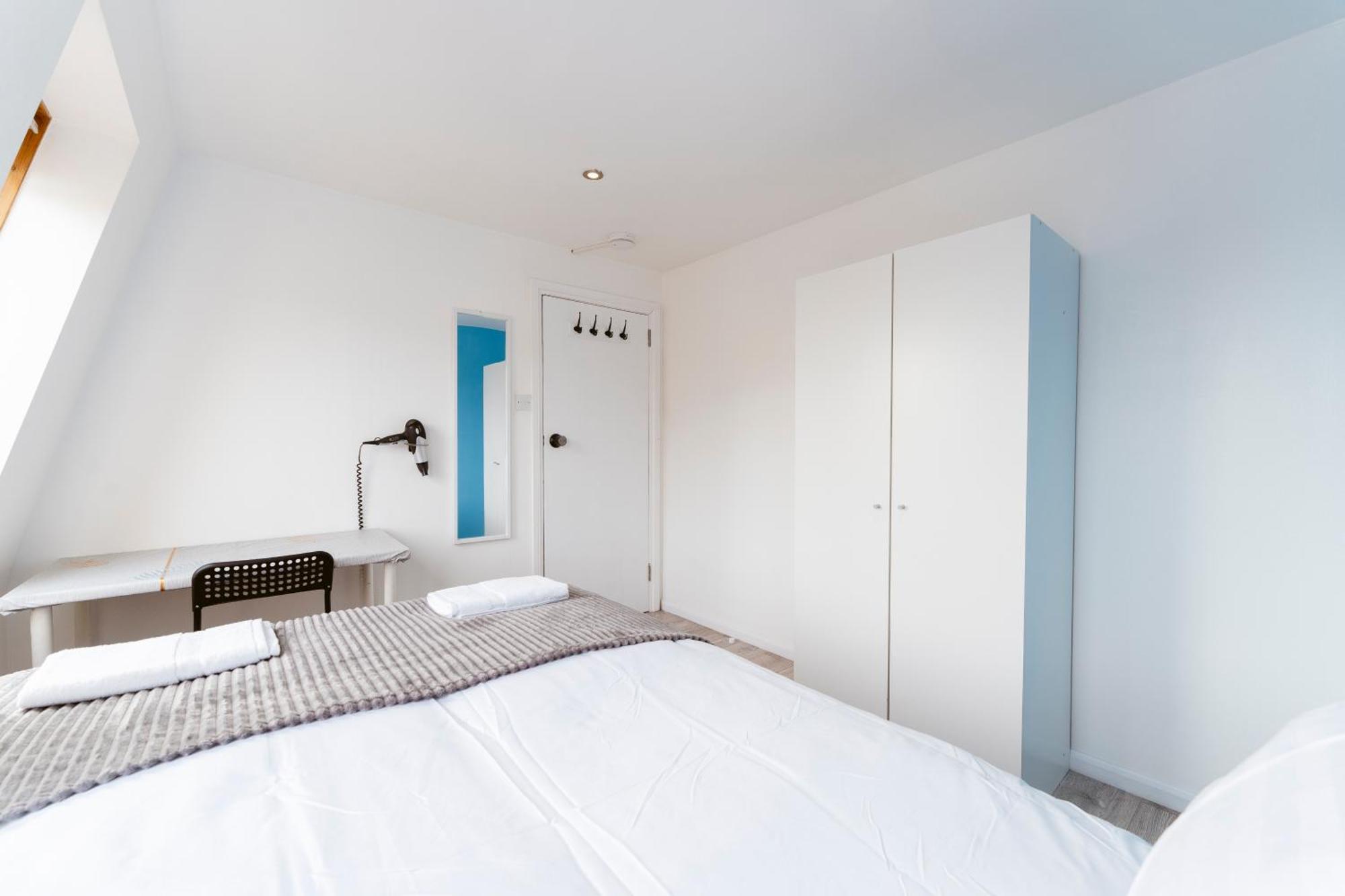 Guest house White Double