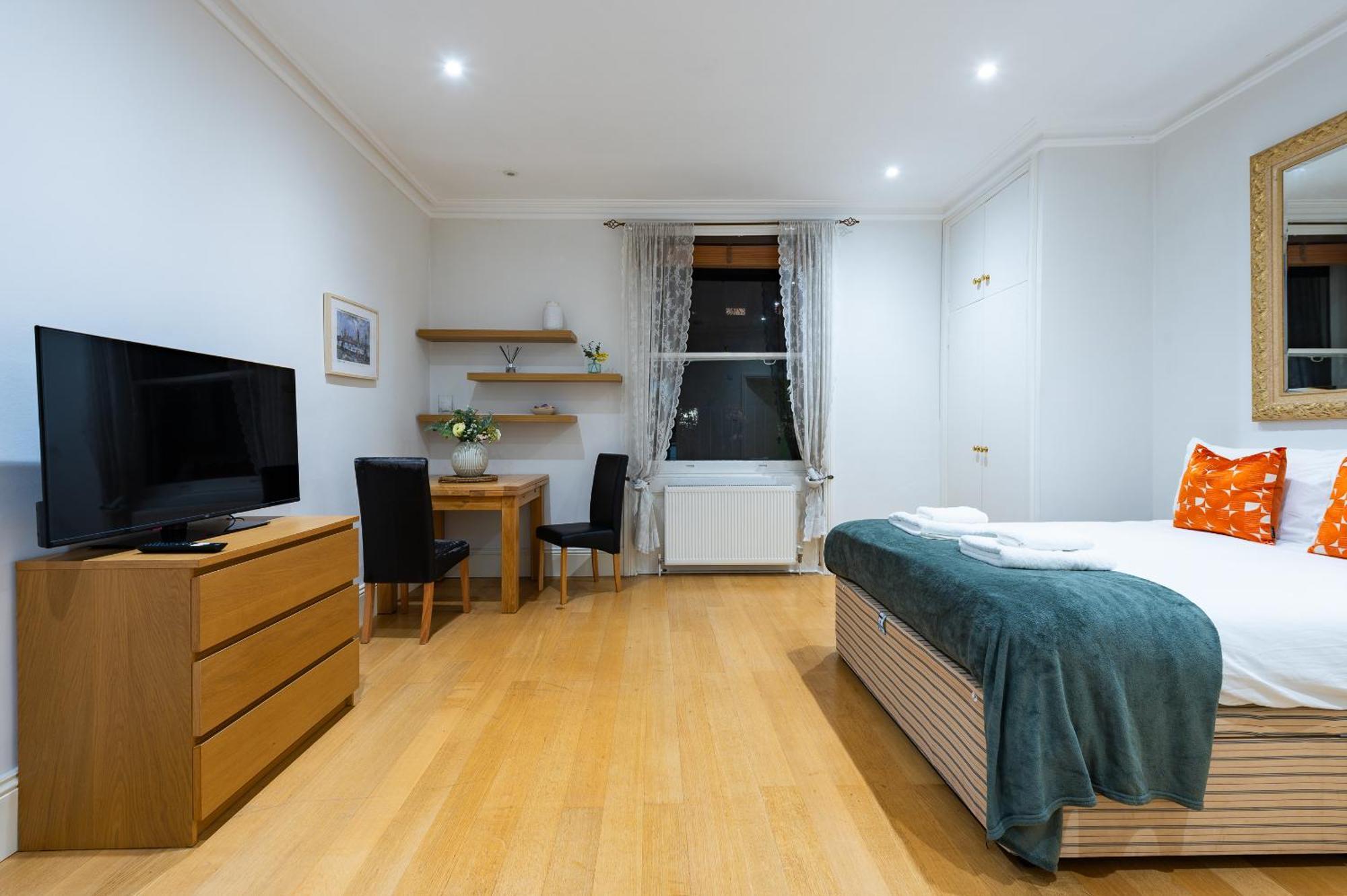Pembridge Gardens By Capital * Londen
