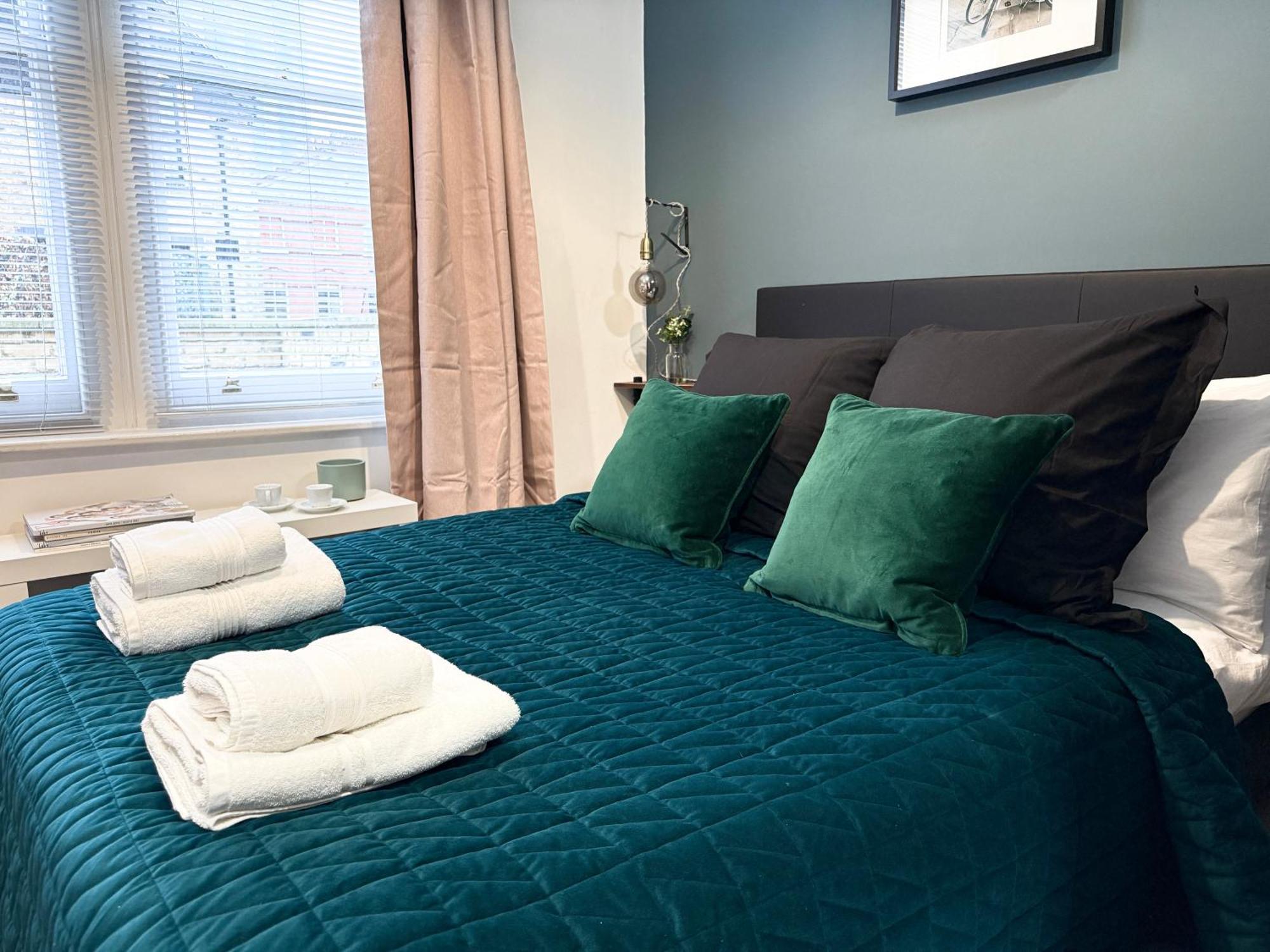 Beautiful En-suite By Hostara Homes * London