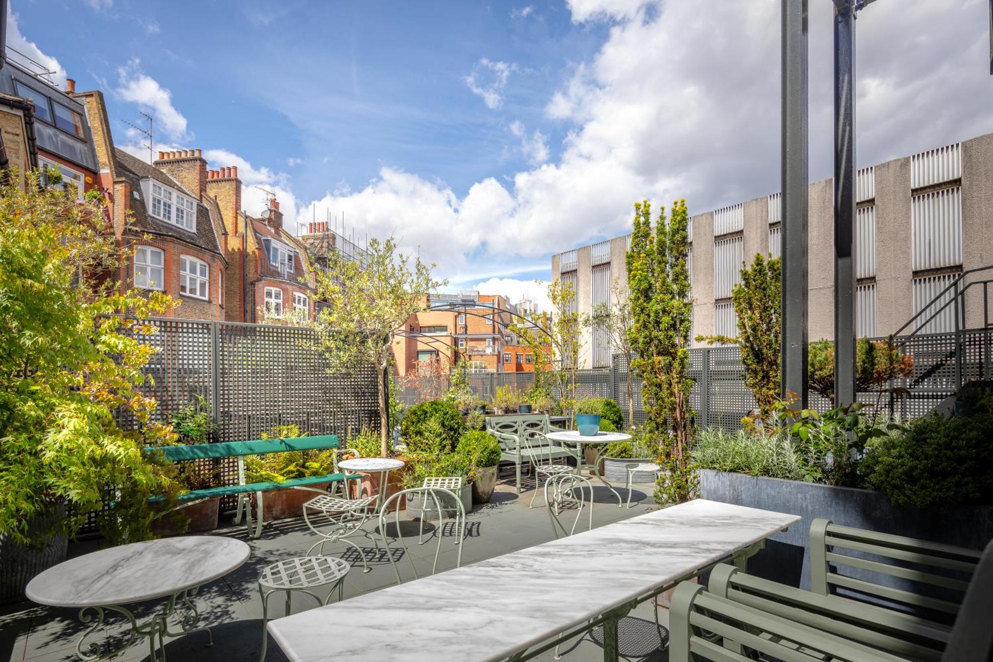 No. 30 Knightsbridge 4*