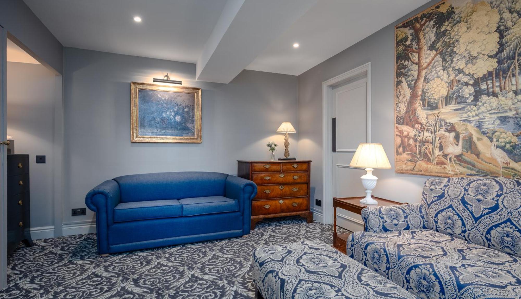 No. 30 Knightsbridge Hotel 4*