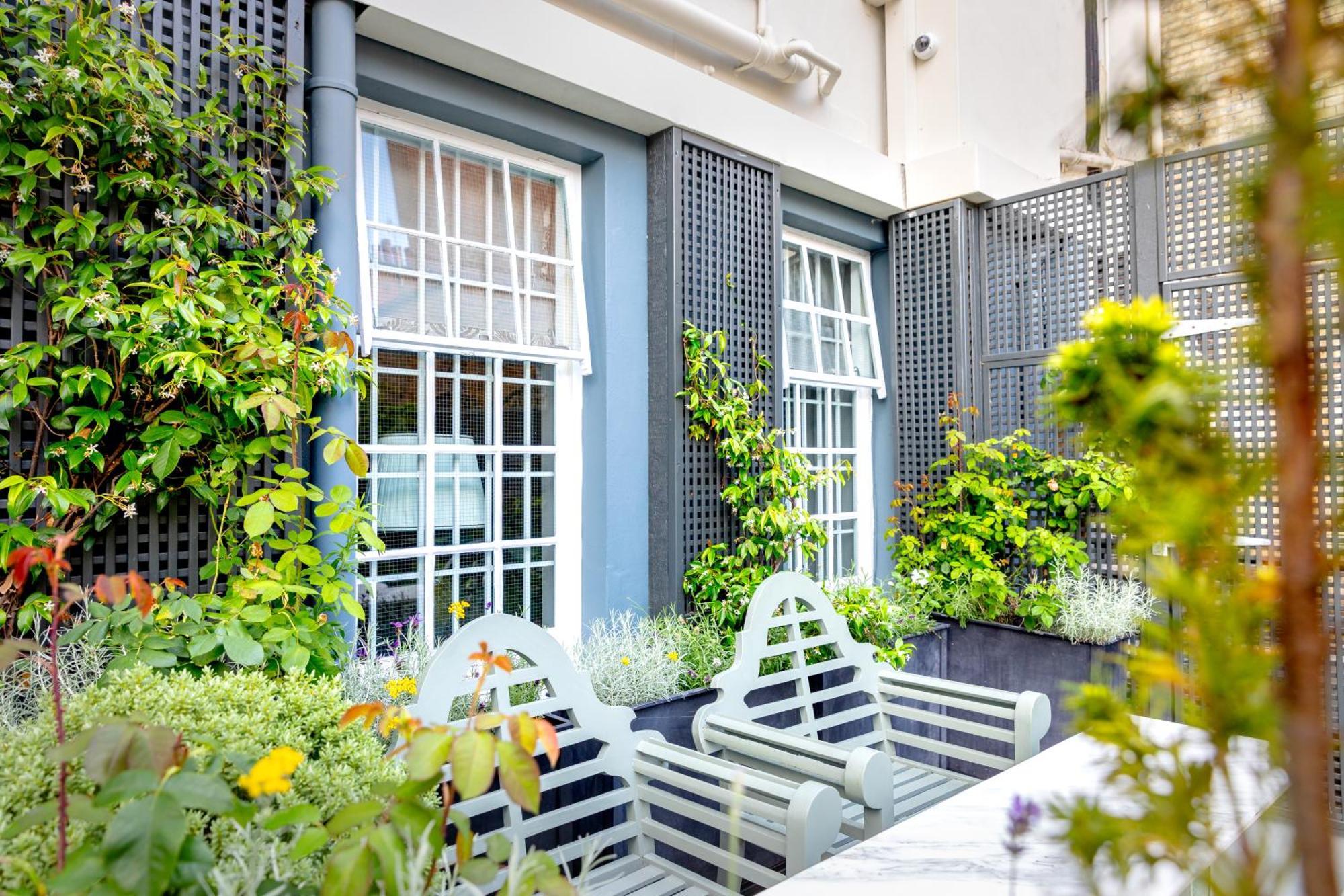 No. 30 Knightsbridge Hotel