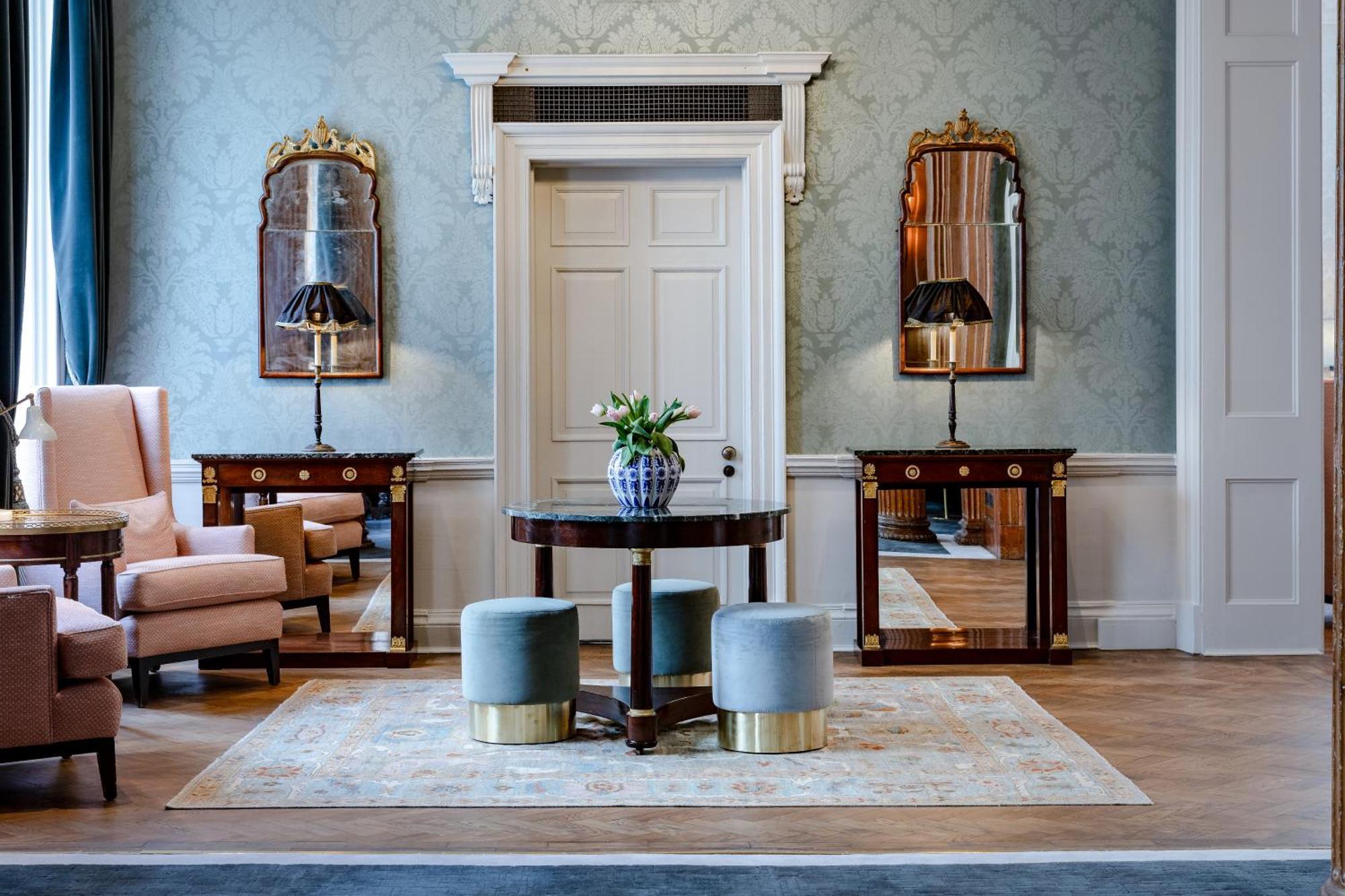 No. 30 Knightsbridge 4*