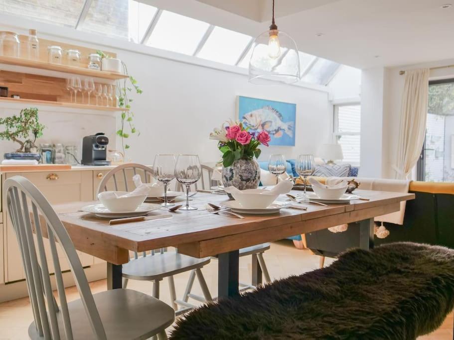 Stylish Hideaway With Oasis Garden Appartement