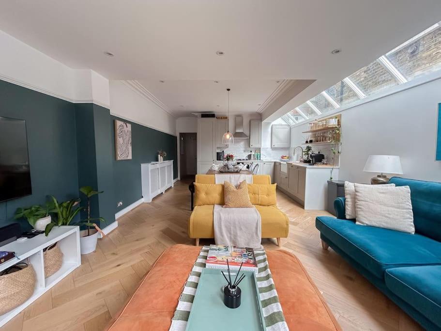 Stylish Hideaway With Oasis Garden Appartement