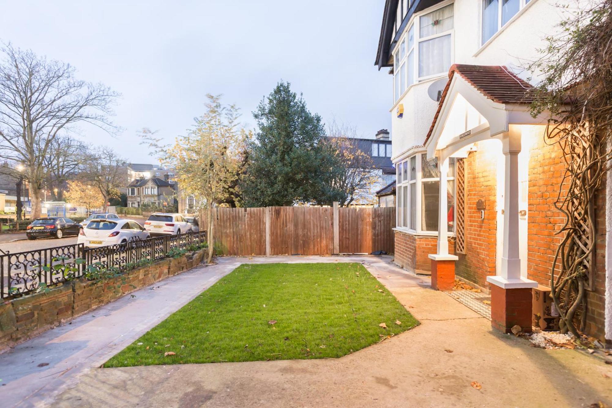 Kingswood * London