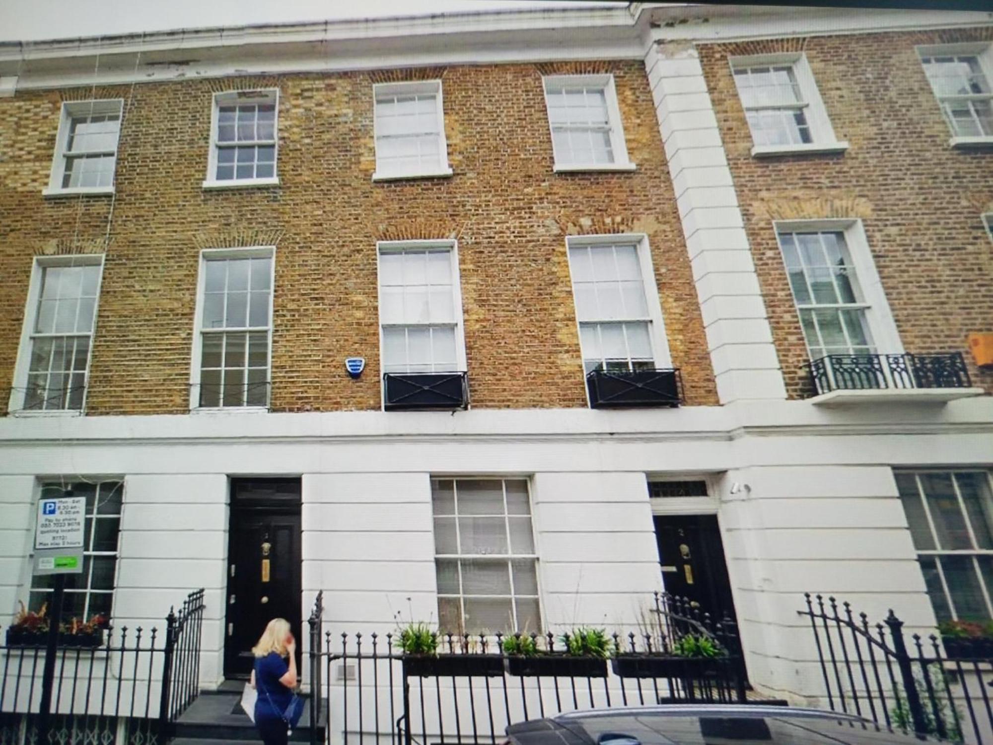 Living 3 Bedroom Apartment London