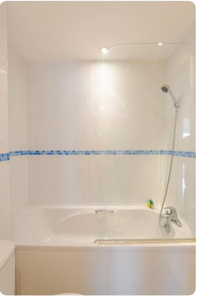 Apartamento Amazing River View 2 Bedroom Apartment, Sleeps 6 , Balcony And Parking Londres