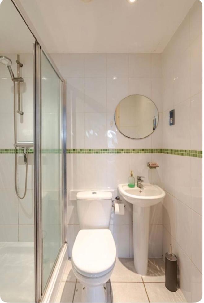 Amazing River View 2 Bedroom Apartment, Sleeps 6 , Balcony And Parking Apartamento *