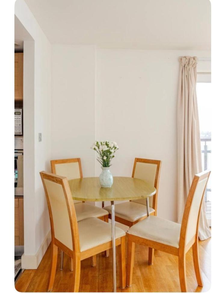 Apartamento Amazing River View 2 Bedroom Apartment, Sleeps 6 , Balcony And Parking Londres