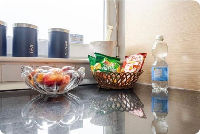 Amazing River View 2 Bedroom Apartment, Sleeps 6 , Balcony And Parking Apartamento Londres