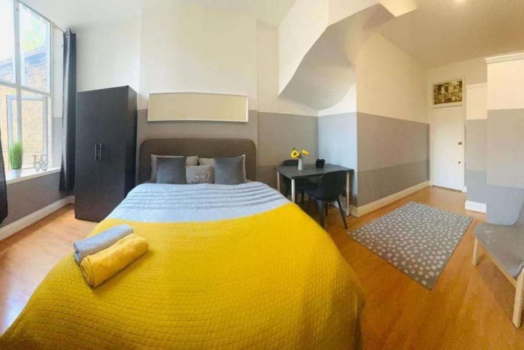 The Location, Distance Walking King's Cross Station Apartment