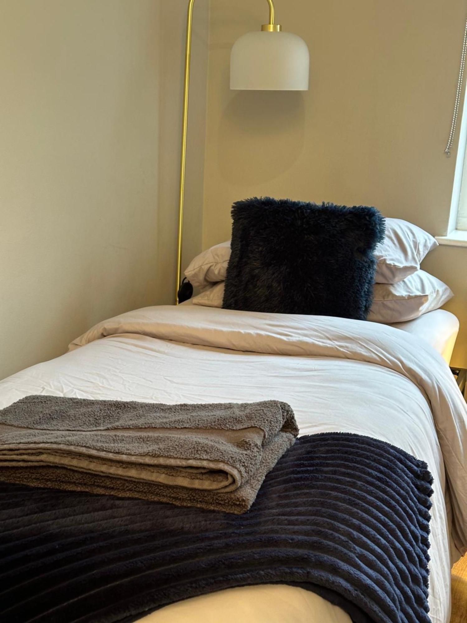 W9 Gem Stylish 2 Bed Flat Londen