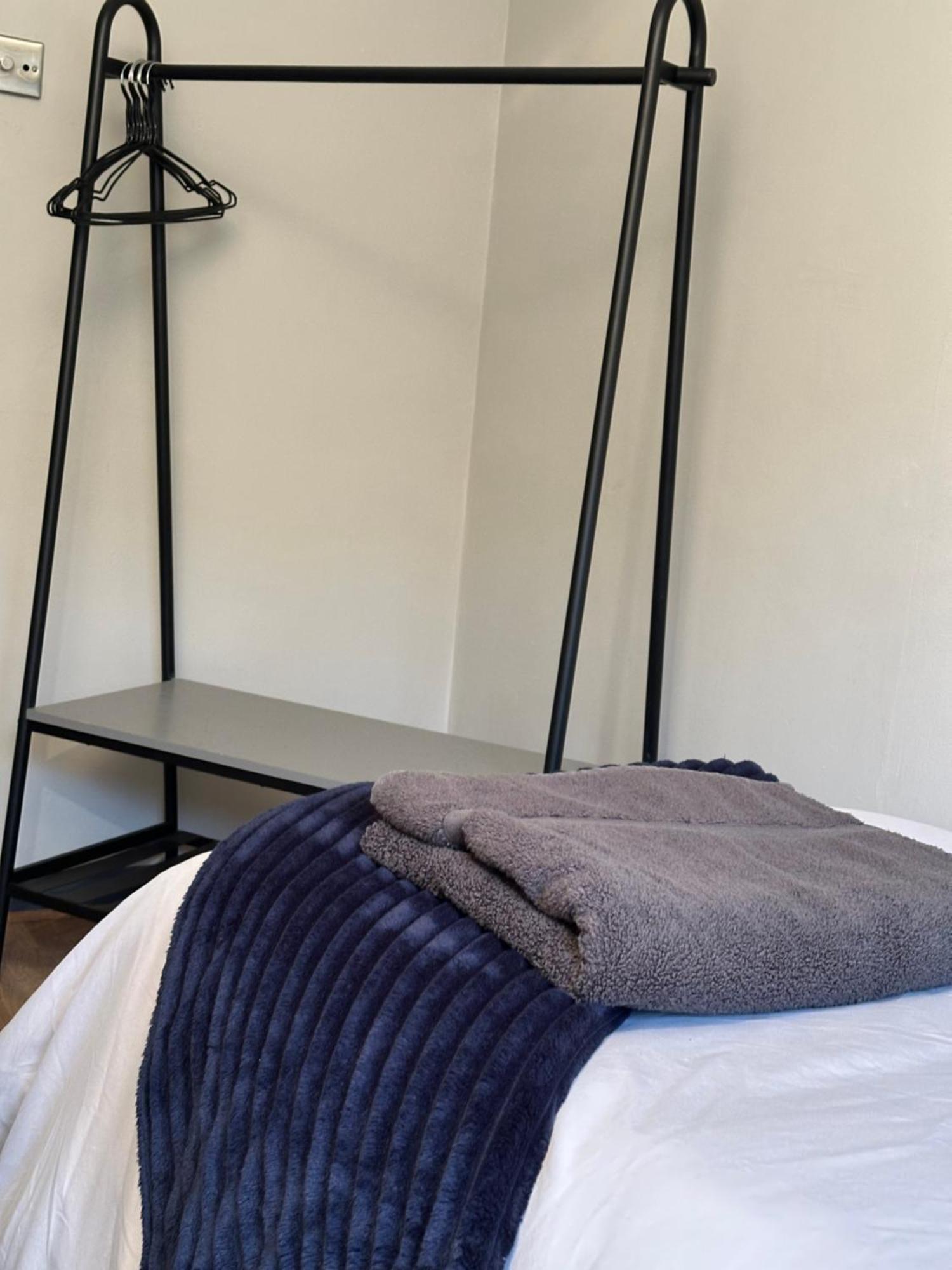 W9 Gem Stylish 2 Bed Flat Londen