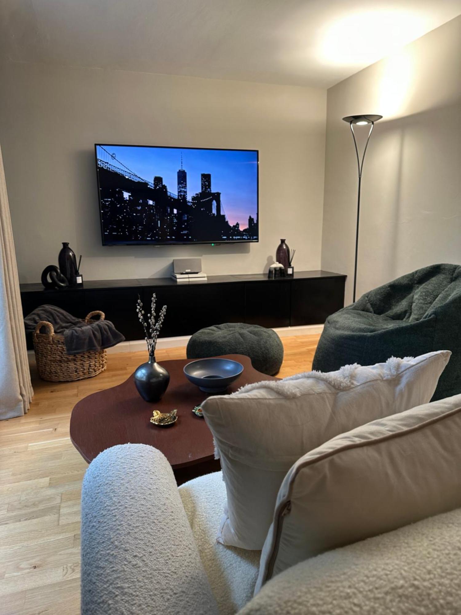 W9 Gem Stylish 2 Bed Flat * Londen