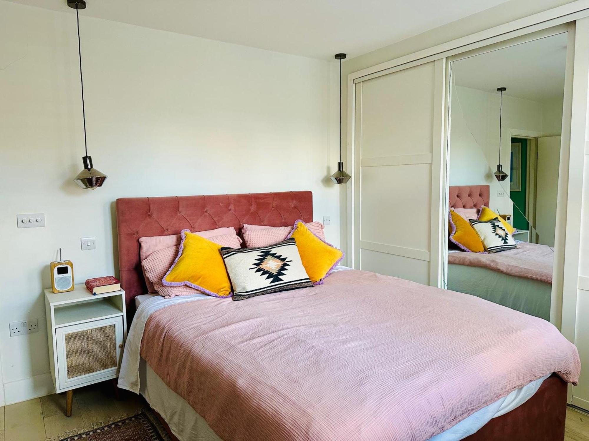 Townhouse By Notting Hill - Sleeps5 Petsok Tv Wifi Holiday home *