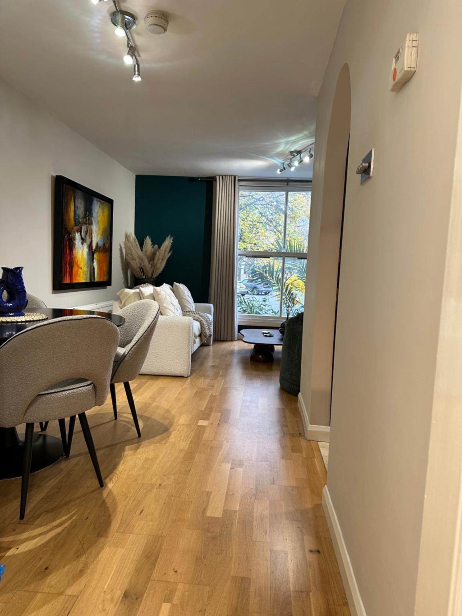 Appartement W9 Gem Stylish 2 Bed Flat Londen