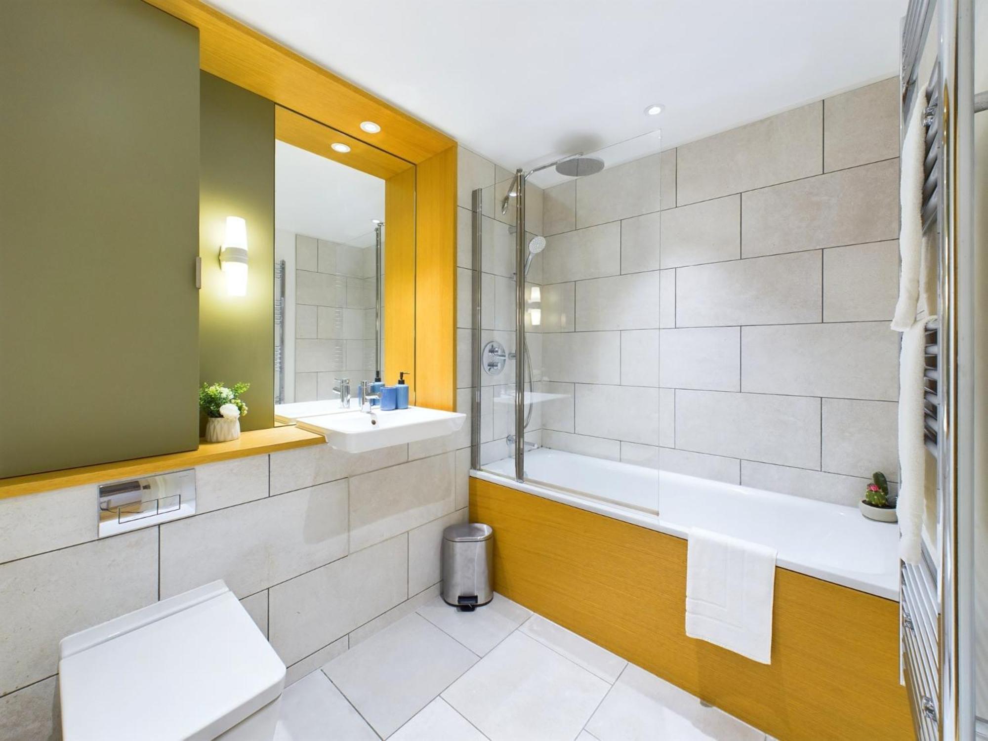 Wild Roses Serviced - Canning Town Apartment