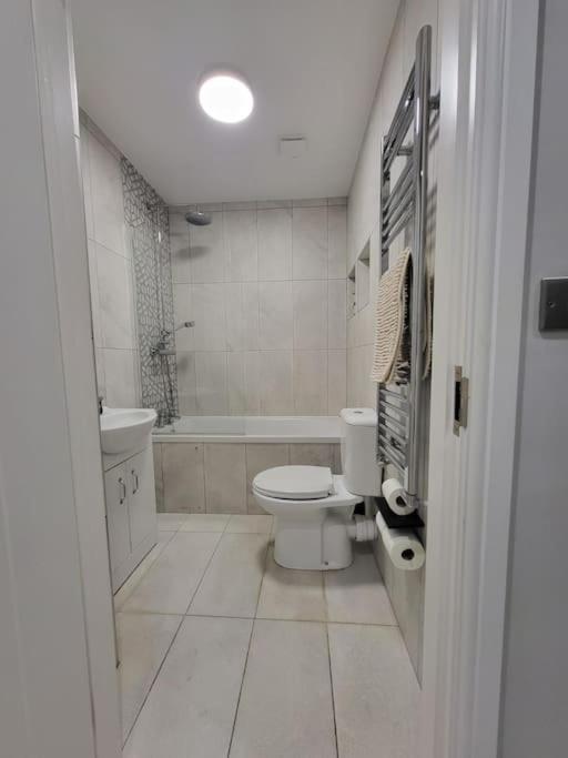 Cosy Four Bedroom *