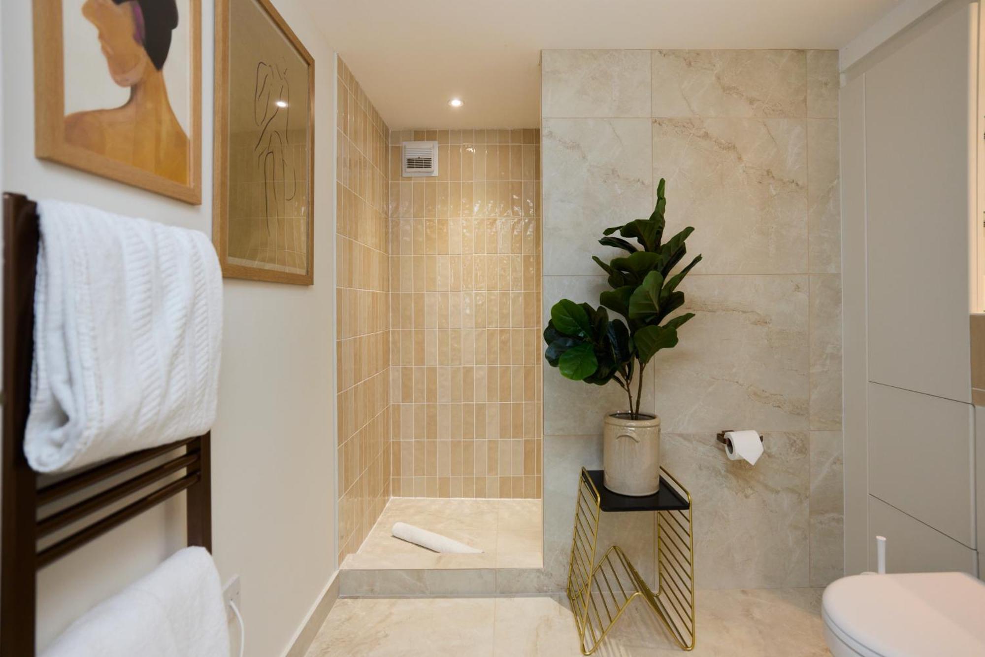 The Wenlock Arms - Inviting 1bdr Flat With Study And Balcony Apartment *