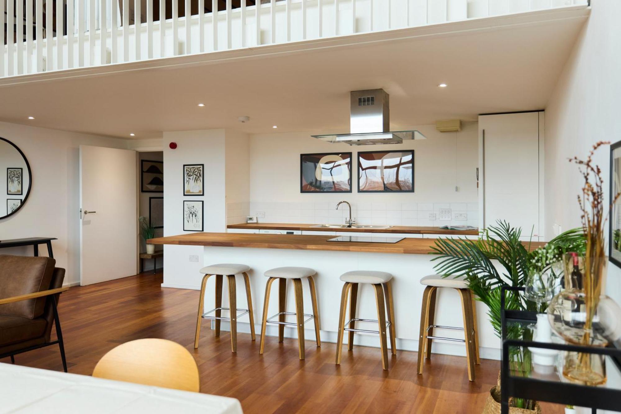 The Wenlock Arms - Inviting 1bdr Flat With Study And Balcony Apartment *