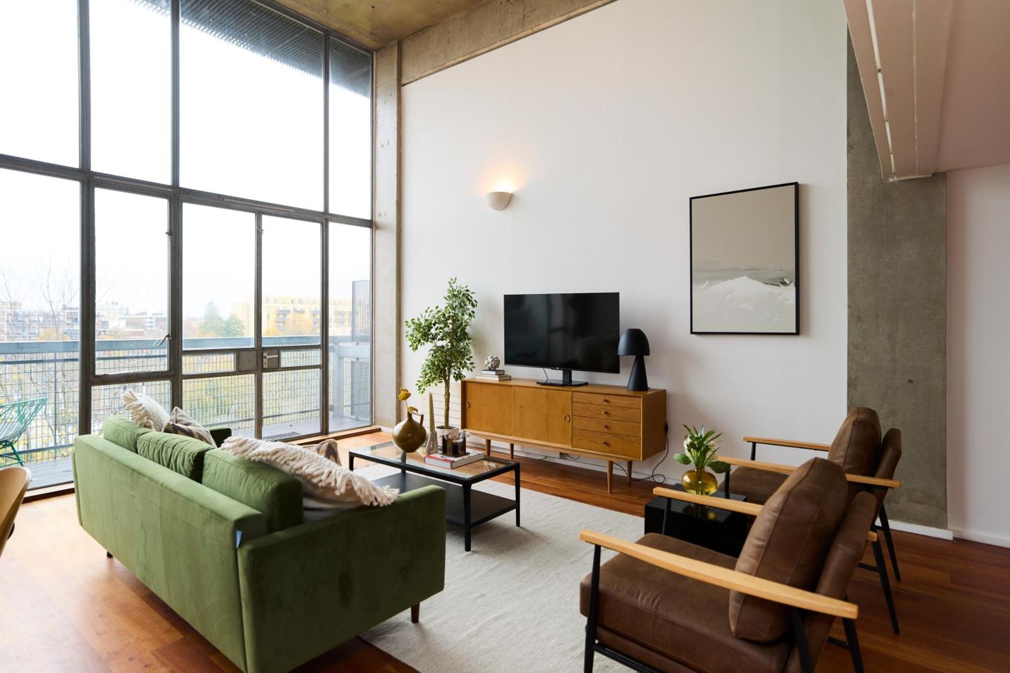 The Wenlock Arms - Inviting 1bdr Flat With Study And Balcony Apartment London