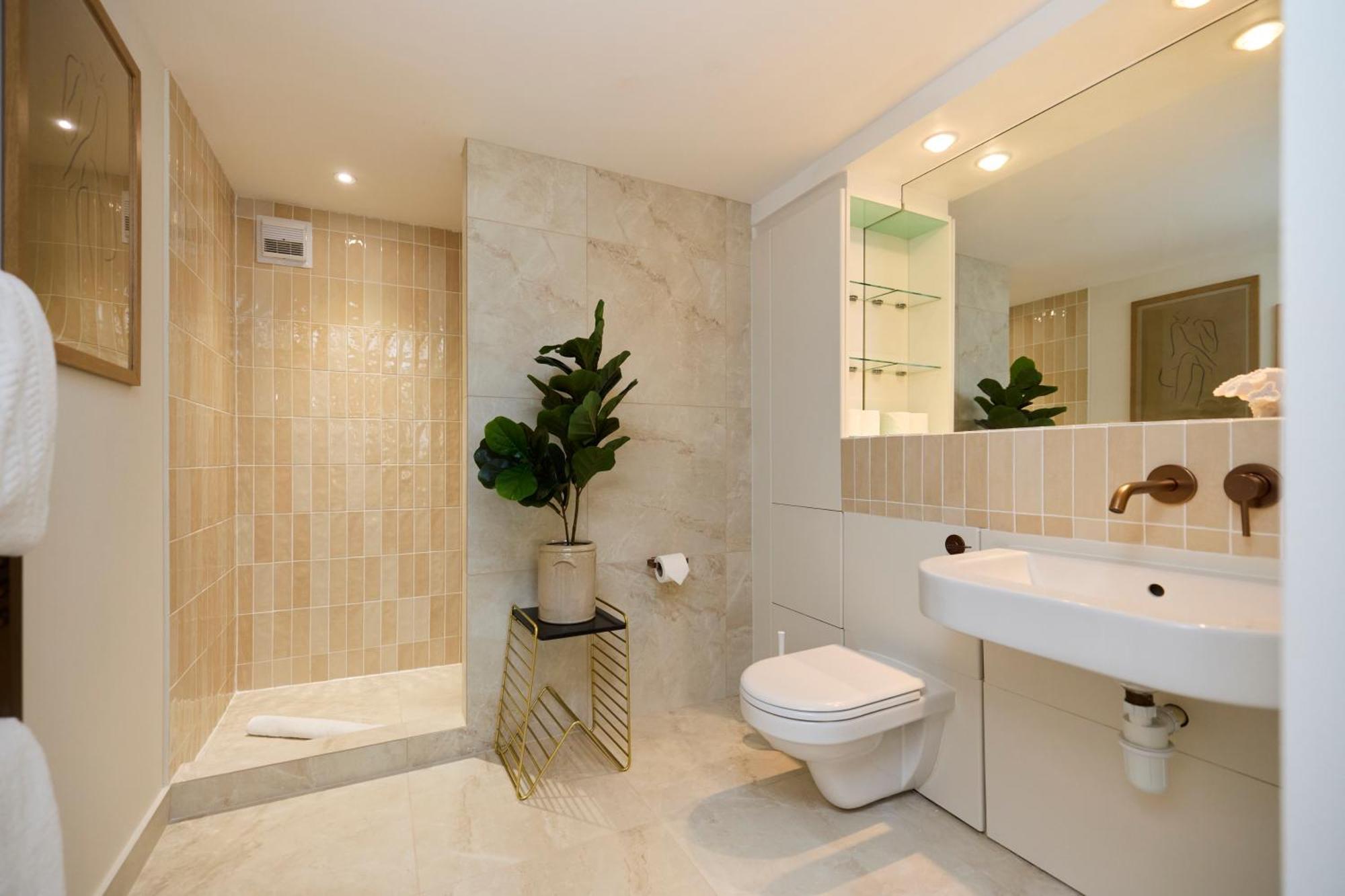 Apartment The Wenlock Arms - Inviting 1bdr Flat With Study And Balcony