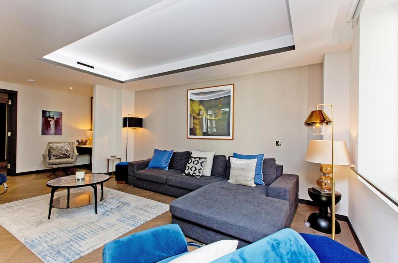 Apartment Living 3 Bedroom *